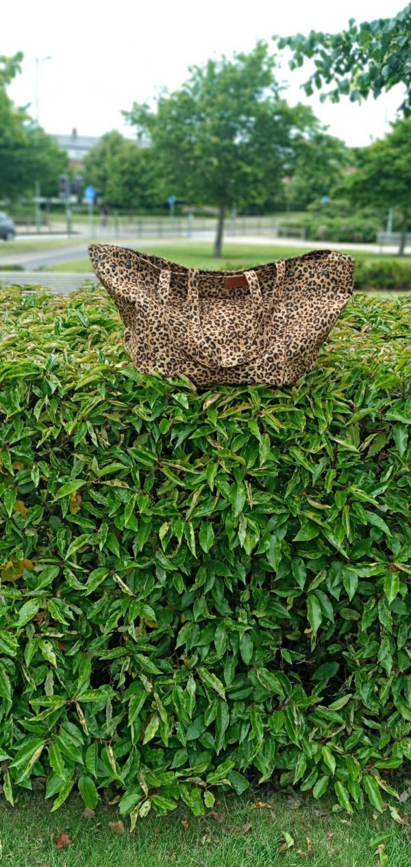 Multi-Purpose Large Capacity Leopard Design Korean Fashion Tote Shoulder Bag for Women and Girls